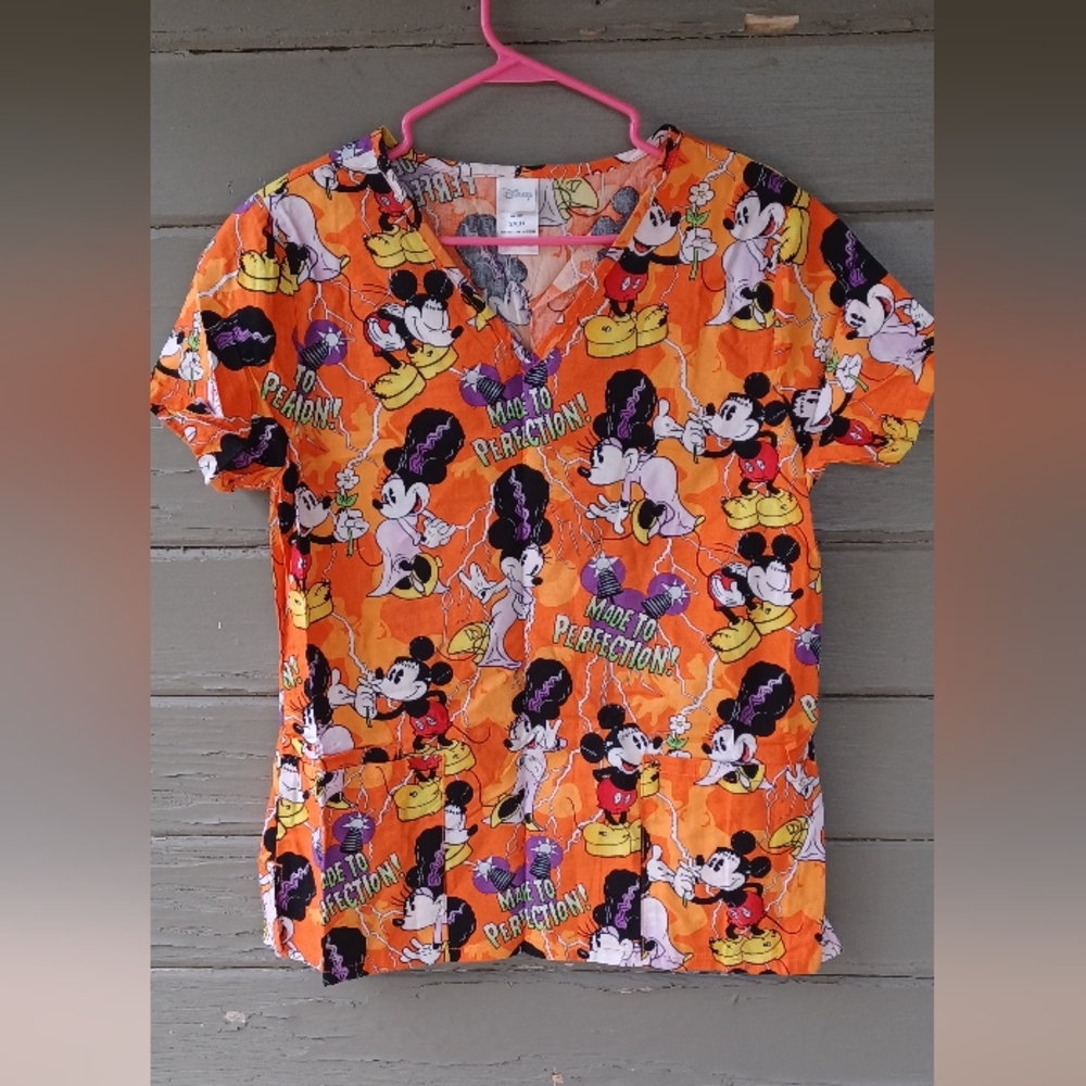 Scrubs Scrub Top Cartoon Halloween Mickey and Minnie Mouse Disney Sz Small